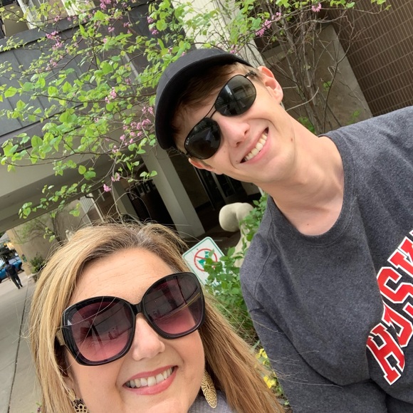 Meet your Posher, Stacy - Picture 9 of 16